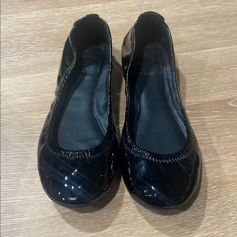 Tory Burch Black Flats with Patent Leather Finish